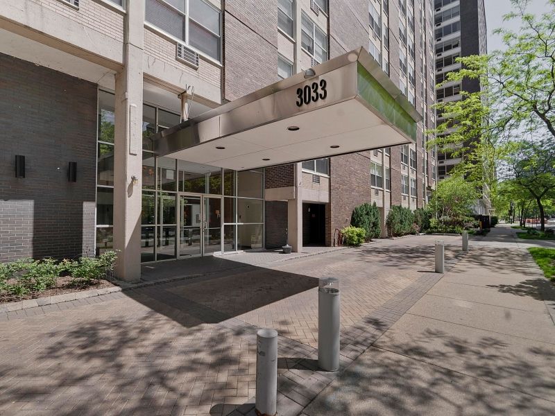 Sheridan Tower Condo — building entrance canopy