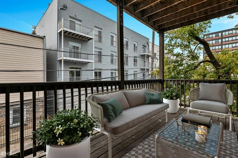 Ukrainian Village 6 — private deck