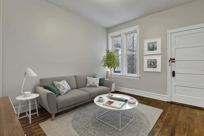 Ukrainian Village 6 — unit living room