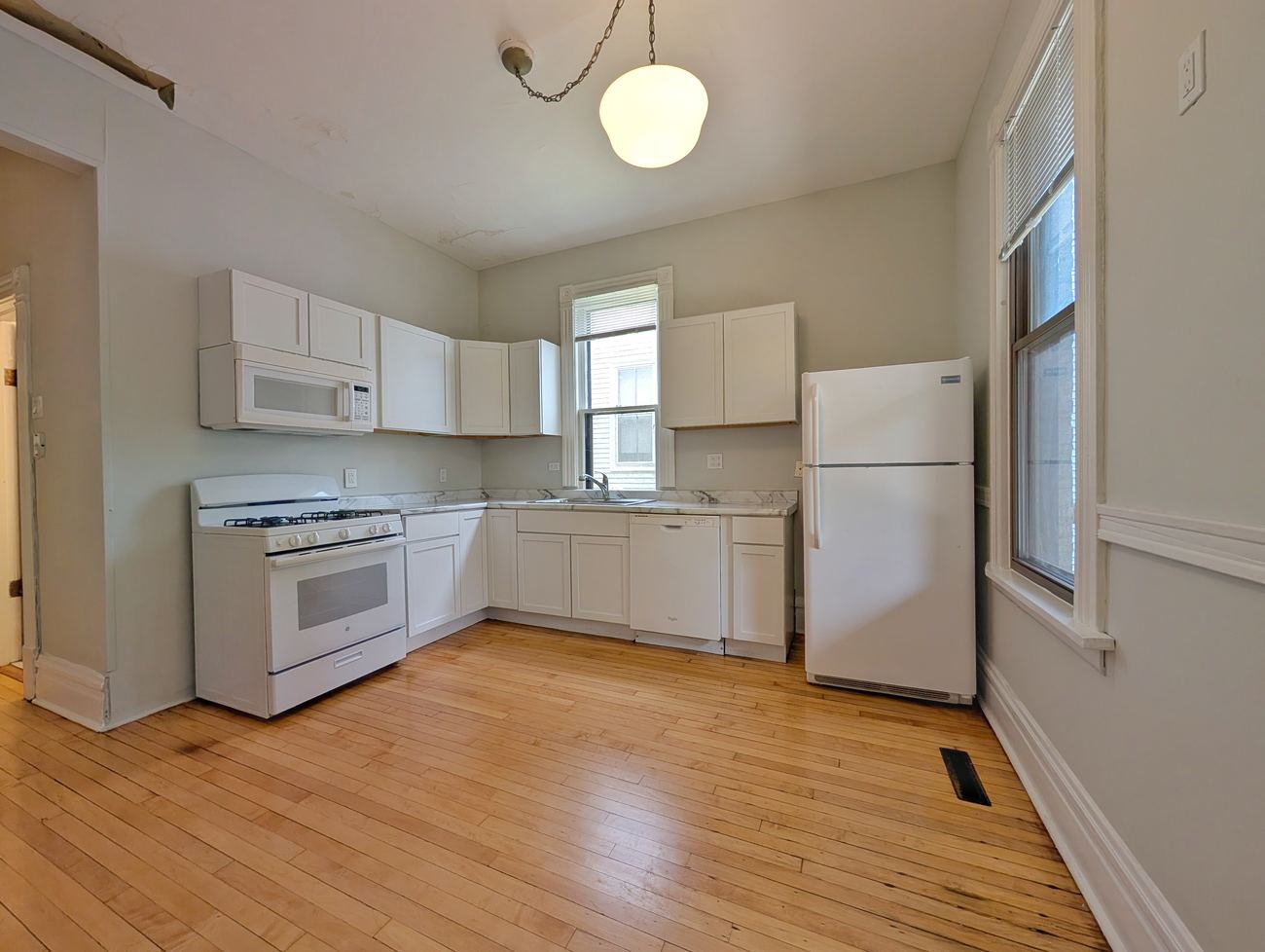Wellington 3 Flat — unit kitchen, alternate view