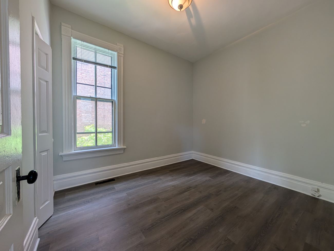 Wellington 3 Flat — renovated unit room